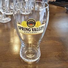 アサヒビールのビールグラスの画像