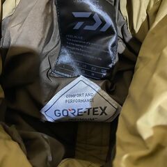 GORE-TEX カーキ JACKET ダウンジャケットの画像