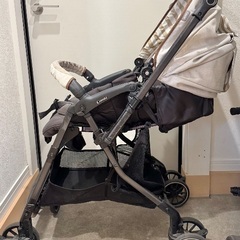 combi AB型ベビーカーの画像
