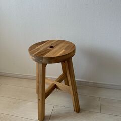 SKOGSTA スコグスタ スツール, アカシア材, 45 cmの画像