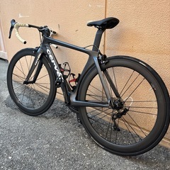 カーボンロードバイクの画像