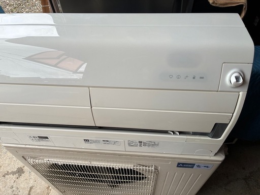 三菱 霧ヶ峰 ルームエアコン　MSZ-ZXV9022S-W 2022年製　29畳用　高年式　中古品