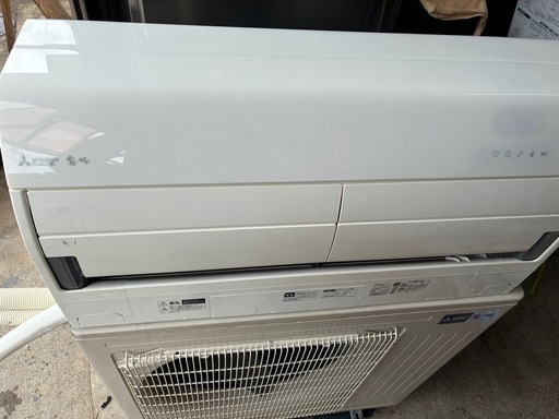 三菱 霧ヶ峰 ルームエアコン　MSZ-ZXV9022S-W 2022年製　29畳用　高年式　中古品