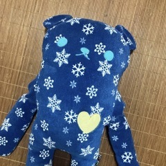 ☆FLAN DAKIGURUMI 抱き枕 抱きぐるみ クマ 青 雪の結晶柄 全長約70cmの画像