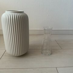 IKEA花瓶(小さなガラス花瓶つき)の画像