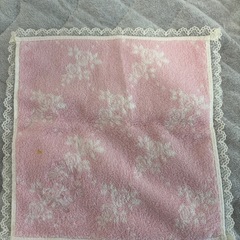 【新品未使用タグ付き】LAURA ASHLEY ローラアシュレイ 花柄 ハンカチの画像