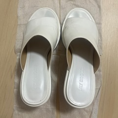 リリーブラウン白パンプスM size　の画像