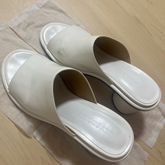 リリーブラウン白パンプスM size　の画像