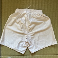 140〜150センチ　Mサイズ　NIKE  サッカー　ハーフパンツ　白色　小学生の画像