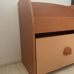 絵本棚の画像