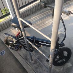 電動アシスト折りたたみ自転車の画像