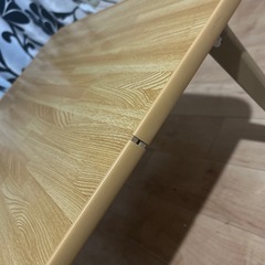 折りたたみ式テーブルの画像