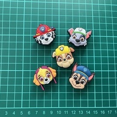 パウ・パトロール クロックス用シューズチャーム 5個セット 新品の画像