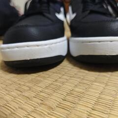 黒い靴の画像