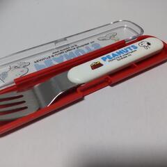 スヌーピー 未使用プラ容器の２個+ケース付きフォークの画像