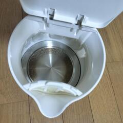 電気ケトルの画像