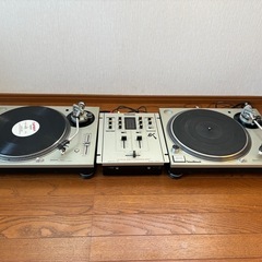 Technicsのダイレクトドライブターンテーブルシステムの画像