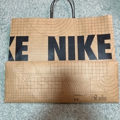 NIKE 紙袋　大サイズの画像