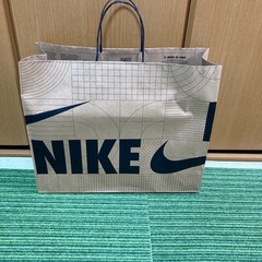 NIKE 紙袋　大サイズの画像