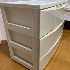 美品 衣装ケース（高さ60cm・奥行38cm・横71.5cm）の画像