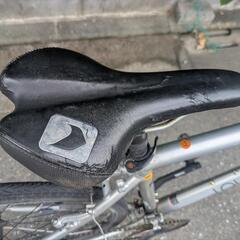 LOUIS GARNEAU クロスバイクシルバーの画像
