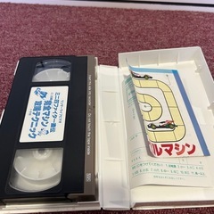 中販紅　【Week】 小学館株式会社　ミニ四駆　完全マシン／完全テクニック攻略　VHSテープ 現状渡し　08-14-14 の画像