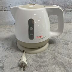ティファール 電気ケトル BF805 0.8L 1250W 白色 動作確認済 電気湯沸器 T-fal APRECIA キッチン家電 湯沸かし 21 Y2100の画像