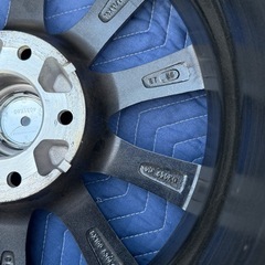 17日までの限定出品❗️最終値下げです。
ヨコハマ スタッドレスタイヤとアルミホイールの4本セットの画像