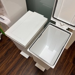 ゴミ箱の画像