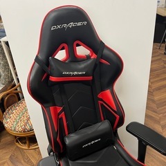 971 DXRACER ゲーミングチェア ブラック×レッドの画像