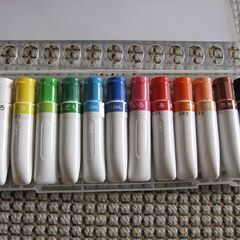 水彩えのぐ12色入　【未使用】1セットとおまけ中古12個セット♪　新学期の準備に如何ですか？の画像