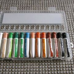水彩えのぐ12色入　【未使用】1セットとおまけ中古12個セット♪　新学期の準備に如何ですか？の画像