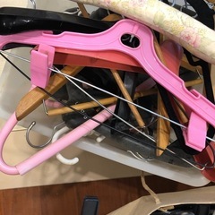 ハンガー大量と洗濯用ハンガーの画像