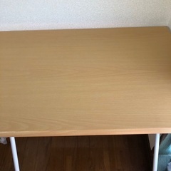 ニトリ折りたたみ式テーブルの画像