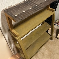 アンティーク小物棚の画像