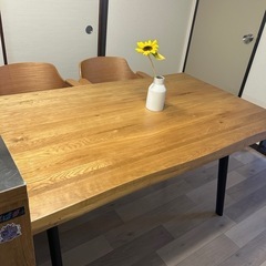 ダイニングテーブル　135センチの画像