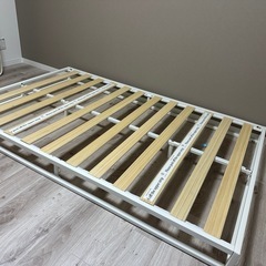 セミダブル ベッドフレームの画像
