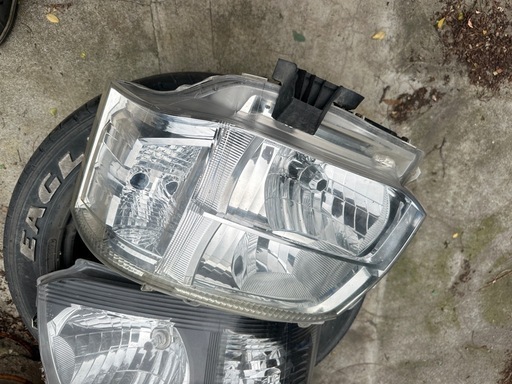 ハイエース　3型ワイド　左右　純正ヘッドライト