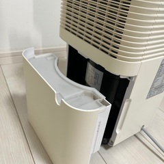 コンプレッサー式除湿機　fload 2022年製の画像