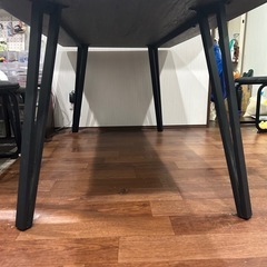 ダイニングテーブルの画像