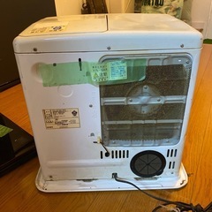 石油ヒーターの画像