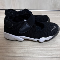 NIKE エアリト　23cm の画像
