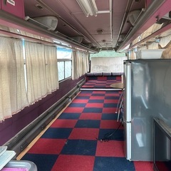 大型バスの画像