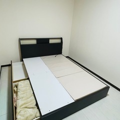 ベッドフレームの画像
