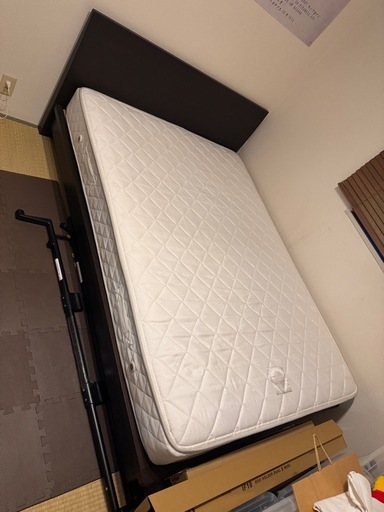 セミダブルベッド