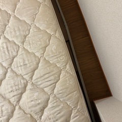 ダブルベッドの画像