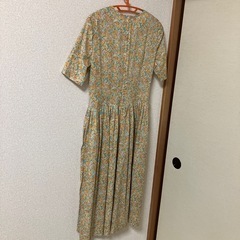 花柄ワンピースの画像