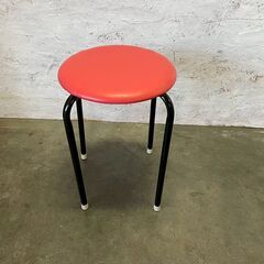 【ばら売り】320φ 赤 丸椅子 丸イス 32cm 店舗 店舗用品 店舗什器 家具 オフィス家具 イス スチール足 Y2107の画像