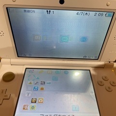 ホワイトのニンテンドー 3DS LLの画像