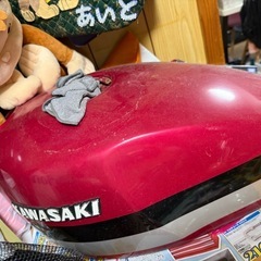 本日取引で¥25000　ゼファー400 外装一式 の画像